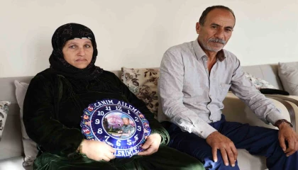 Suriyede tutuklu olan oğullarından gelecek haberi bekliyorlar