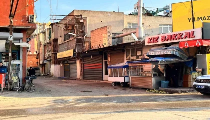 Adanada sokak ortasında husumetli kavgası: 1 ölü, 1 yaralı