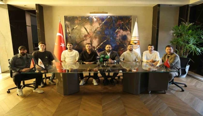 Adanaspordan 4 yeni transferi için toplu imza töreni