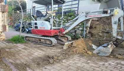 Ağaç budarken fenalaştı, hastanede hayatını kaybetti