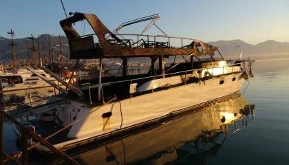 Alanyada teknede çıkan yangının boyutu gün ağarınca ortaya çıktı