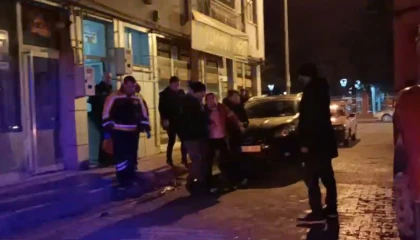 Alkol aldıktan sonra 4 katlı binanın çatısında intihar girişiminde bulundu