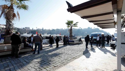 Antalyada bir gencin cansız bedeni bulundu, acılı anne “18e bunun için mi girdi” diyerek gözyaşlarına boğuldu