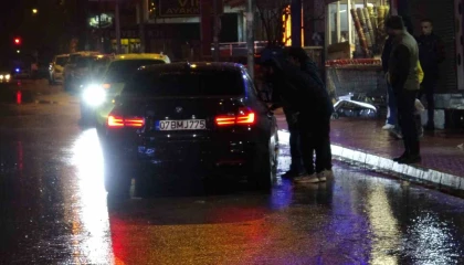 Antalyada çalışır halde bıraktığı aracında uyuyakaldı, polisi ve sağlık ekiplerini alarma geçirdi