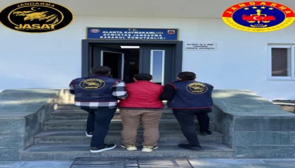 Antalyada jandarma dedektifleri son 72 saatte 205 aranan şahsı yakaladı