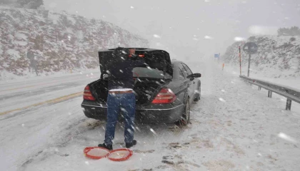 Antalyada kar yağışı başladı