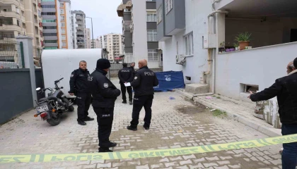 Cam silerken 13. kattan düşen kadın hayatını kaybetti