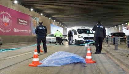 Cansız bedeninin yanı başındaki cep telefonunda çağrılar birikti, kimse telefona bakamadı