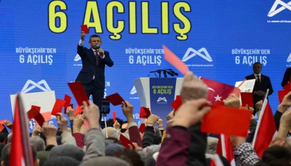 CHP Genel Başkanı Özel, Mersinde iktidara kırmızı kart gösterme çağrısında bulundu