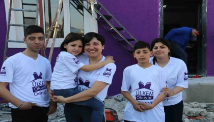 Depremde annelerini kaybeden 4 kardeş sıcak yuvalarına kavuştu