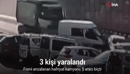 Freni arızalanan hafriyat kamyonunun 5 aracı biçtiği kaza kamerada