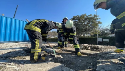 Hatayda itfaiye personeline arama kurtarma eğitimi verildi