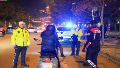 Ispartada 1 saatte 14 araç trafikten men edildi