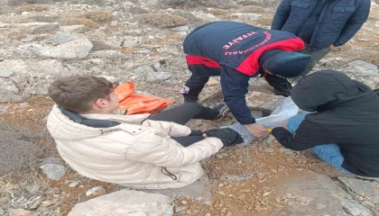 Kahramanmaraşta kayalıklardan düşen çocuk yaralandı