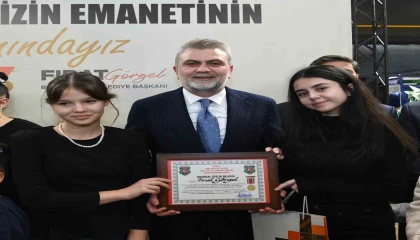 Kahramanmaraşta şehit çocuklarının karne sevincine ortak olundu