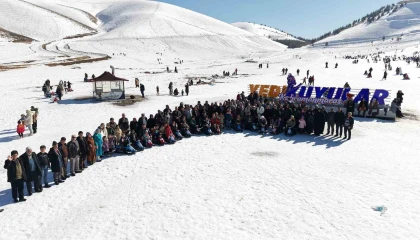Kahramanmaraşta şehit yakınları kayak merkezinde