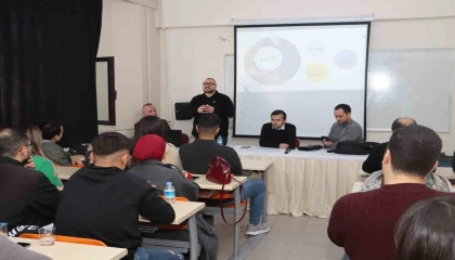 Kariyer Merkezi öğrencilerle buluşmaya devam ediyor