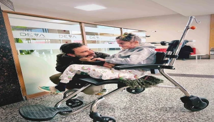 Kelebek hastası Emele doktorunun yazdığı şiir duygulandırdı