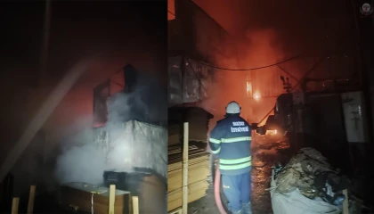 Kırıkhanda PVC fabrikasında çıkan yangın söndürüldü