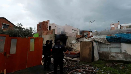 Kullanılmayan gecekondudaki yangın kısa sürede söndürüldü