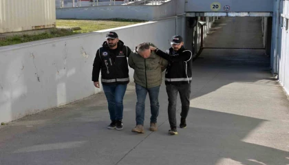 Mekkeden zemzem suyu alıp Adanada musluk suyu ile çoğalttı