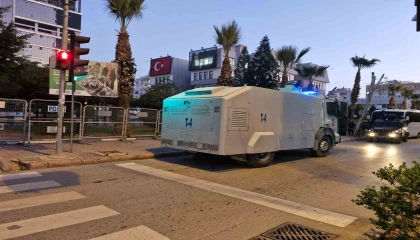 Mersinde DEM Partili Akdeniz Belediye Başkanı gözaltına alındı