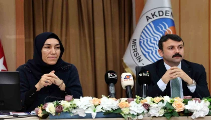 Mersinde DEM Partili Akdeniz Belediye Başkanı ve 4 meclis üyesi tutuklandı