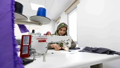Mersinde dikiş kursuna katılan kadınlar hem sosyalleşiyor, hem üretiyor