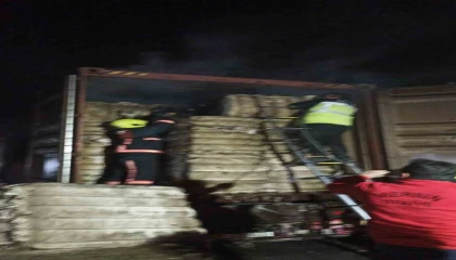 Mersinde pamuk yüklü tırda yangın