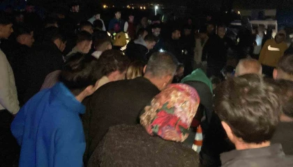 Motosikletli gencin feci ölümü: Herkes cenazenin kaldırılmasını izledi