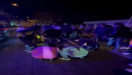 Motosikletlinin yaya geçidinde çarptığı kişi yaralandı