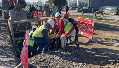 Osmaniyede altyapı çalışmasında göçük ve baygınlık tatbikatı gerçekleştirildi