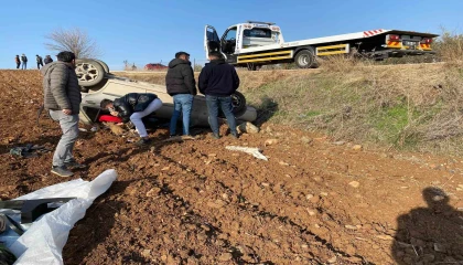 Osmaniyede kontrolden çıkan otomobil takla attı: 2 yaralı