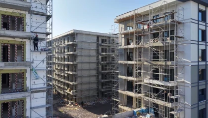 Osmaniyede rezerv alandaki binalar yükseliyor