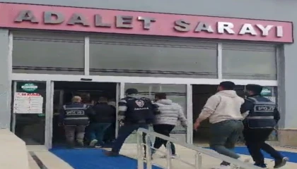 Polisin uygulamalarını deşifre eden 11 şahıs yakalanıp işlem yapıldı