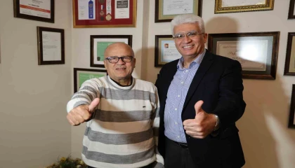 Sedyeyle geldiği doktordan oynayarak çıktı