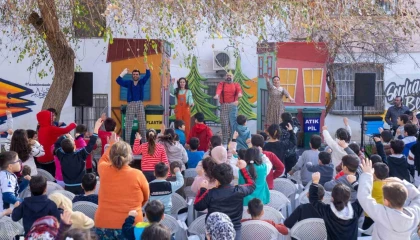 Seyhanda sokakta tiyatro