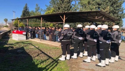 Trafik kazasında ölen polis memuru toprağa verildi