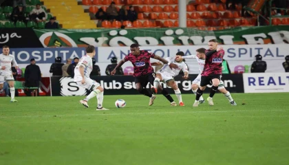 Trendyol Süper Lig: Alanyaspor: 2 - Konyaspor: 1 (Maç sonucu)