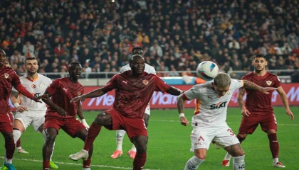 Trendyol Süper Lig: Atakaş Hatayspor: 1 - Galatasaray: 0 (İlk yarı)