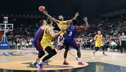 Türkiye Basketbol Süper Ligi: Mersin Spor Kulübü: 74 - Bahçeşehir Koleji: 73