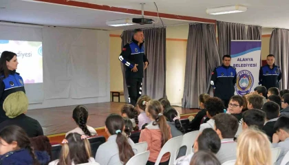 Zabıta personeli öğrencilere mesleğini tanıttı