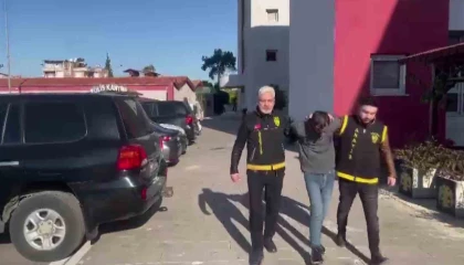 33 yıl hapis cezasıyla aranıyordu, son yaptığı hırsızlıktan sonra yakalandı