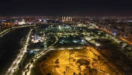 Adana geceleri ışıl ışıl