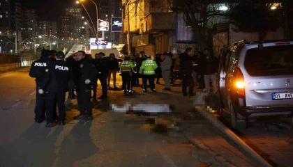 Adanada aracın arkadan çarptığı elektrikli bisikletin sürücüsü öldü