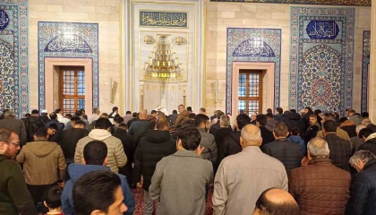 Adanada ilk teravih namazı kılındı