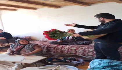 Adanada imamdan gönüllere dokunan teravih çağrısı