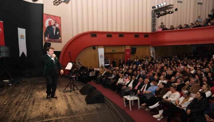 Adanalı merhum sanatçı Ferdi Tayfur, Büyükşehirin düzenlediği gecede anıldı