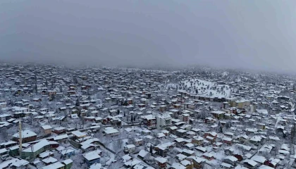 Adananın yüksek kesimleri beyaza büründü