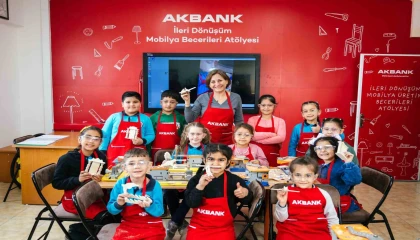Akbank deprem bölgesinde ileri dönüşümle yeni başlangıçlara öncülük ediyor